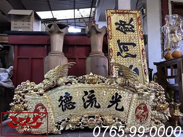 Cuốn thư nền gấm sơn son thếp vàng ms13
